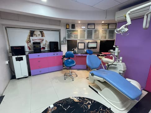 Slider image (6) Silver Smile Dental Specialist